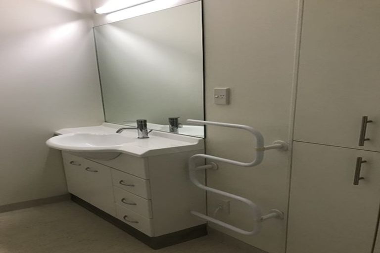 Photo of property in Terrace Heights Apartments, 2/163p The Terrace, Wellington Central, Wellington, 6011