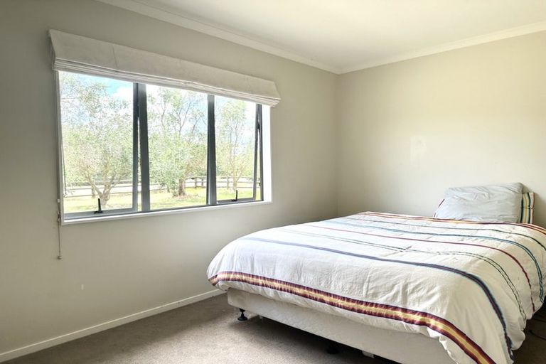 Photo of property in 8 Redwood Lane, Martinborough, 5711