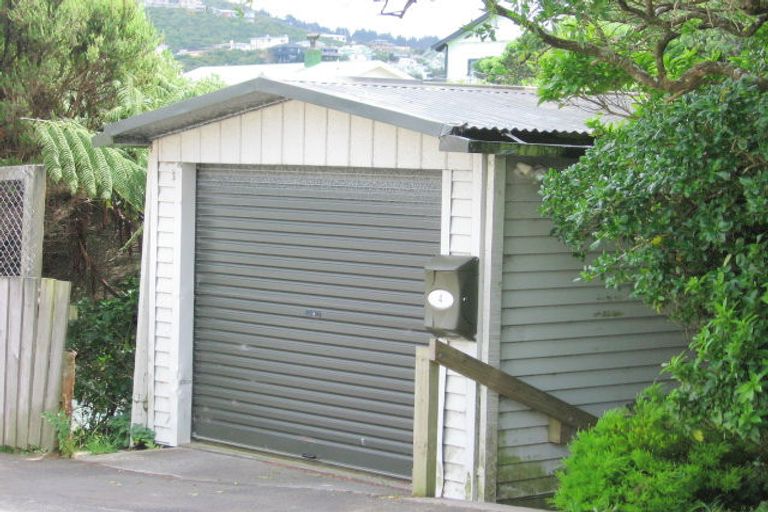Photo of property in 4 Vennell Street, Brooklyn, Wellington, 6021
