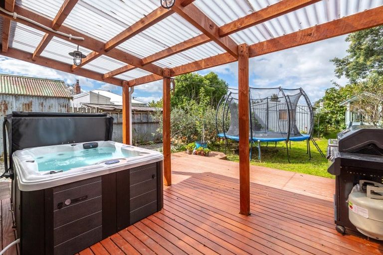 Photo of property in 11 Waite Street, Featherston, 5710