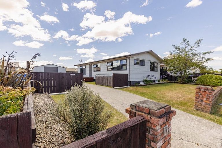 Photo of property in 7 Colonial Place, Kelvin Grove, Palmerston North, 4414