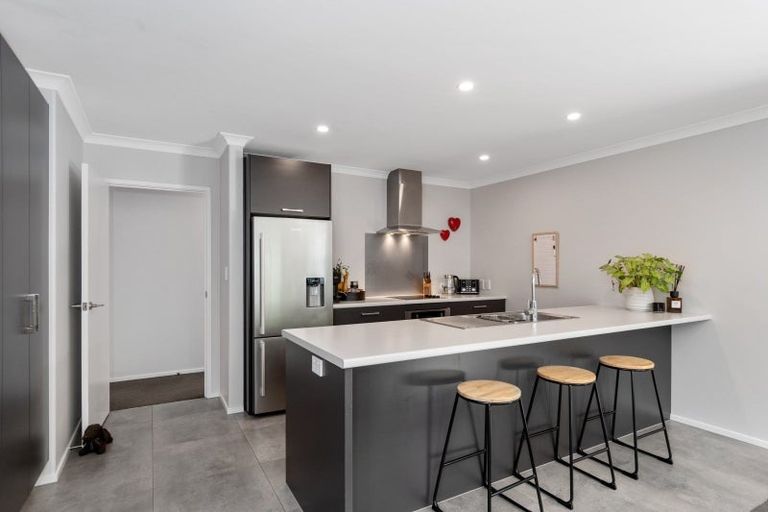 Photo of property in 17 Lakeside Terrace, Omokoroa, 3114