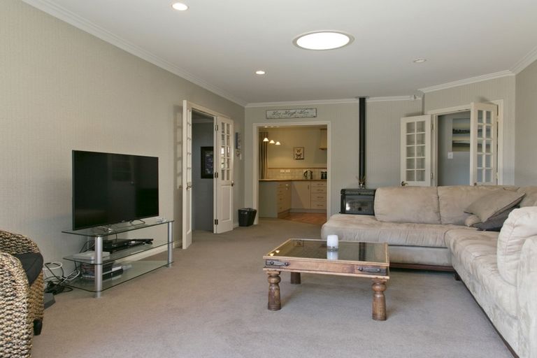 Photo of property in 8 Aubrey Crescent, Rainbow Point, Taupo, 3330