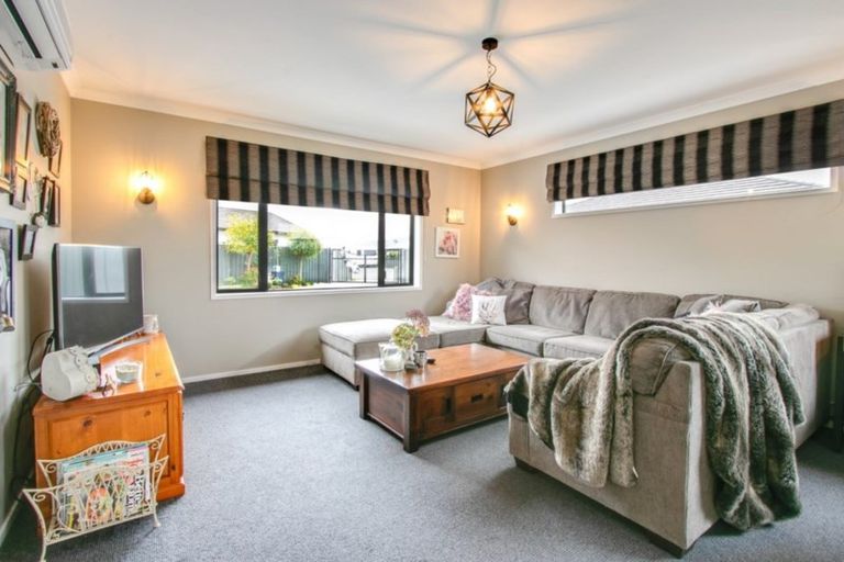 Photo of property in 7 Ohau Place, Poraiti, Napier, 4112