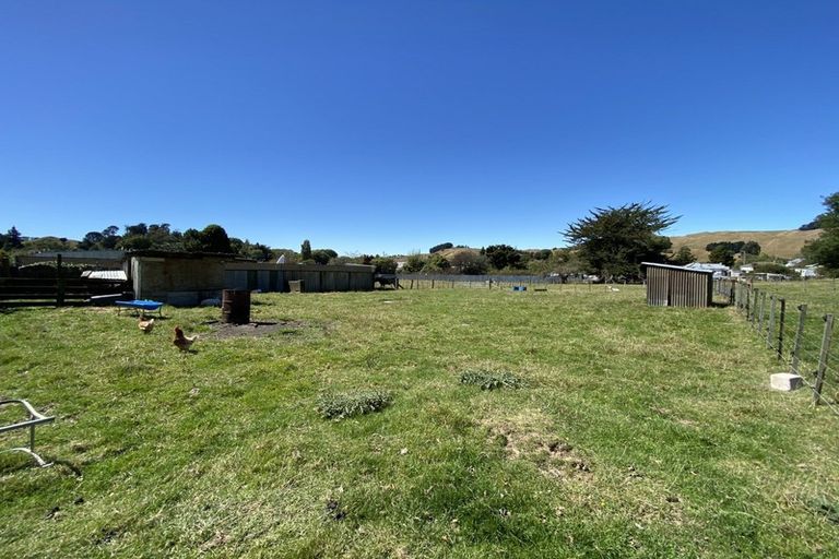Photo of property in 10 Paraekaretu Street, Hunterville, 4730