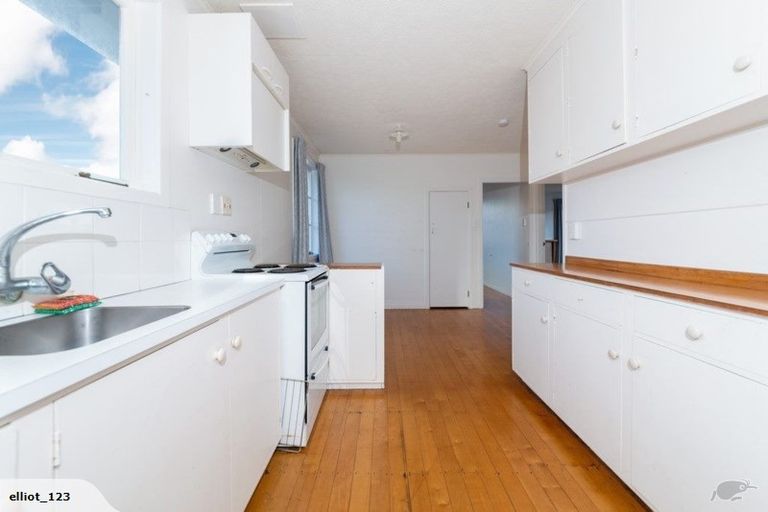 Photo of property in 12 Poto Street, Te Atatu South, Auckland, 0610