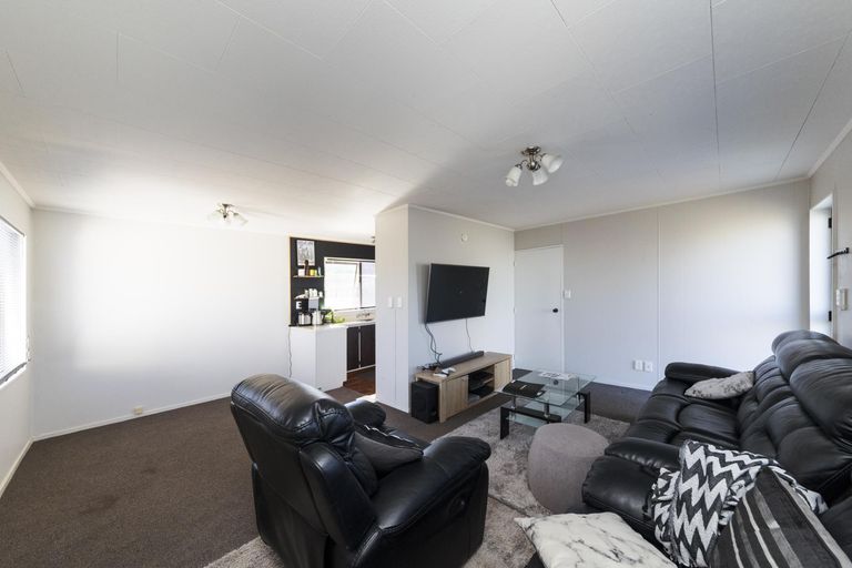 Photo of property in 31 Peter Hall Drive, Kelvin Grove, Palmerston North, 4414