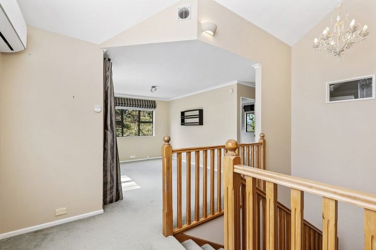 Photo of property in 8a Williams Terrace, Fitzherbert, Palmerston North, 4410