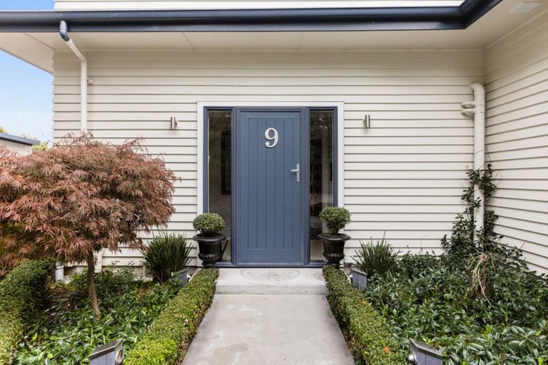 Photo of property in 9 Neeve Place, Taradale, Napier, 4112