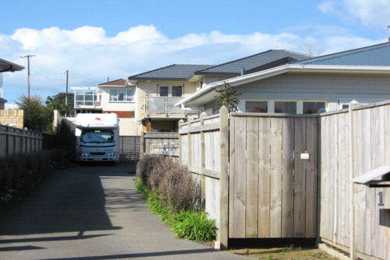 Photo of property in 1d Turehu Street, Merrilands, New Plymouth, 4312