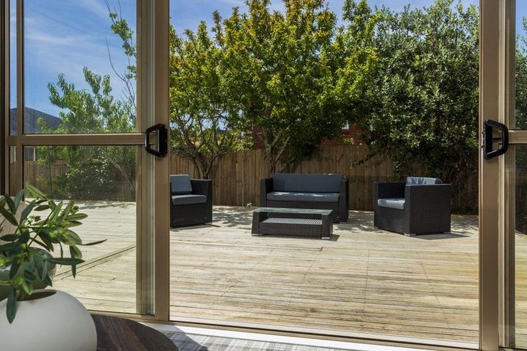 Photo of property in 78 Medallion Drive, Oteha, Auckland, 0632