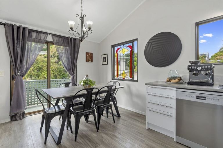 Photo of property in 77 Resolution Road, Welcome Bay, Tauranga, 3112