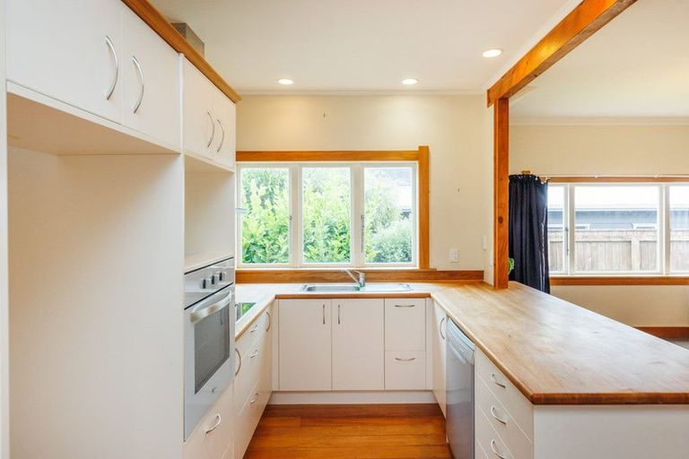 Photo of property in 34 Wellington Street, Feilding, 4702