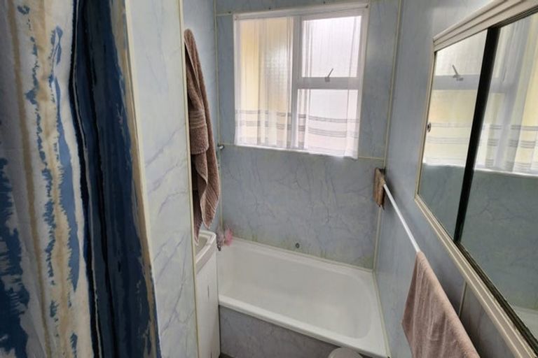 Photo of property in 118 Frankley Road, Frankleigh Park, New Plymouth, 4310