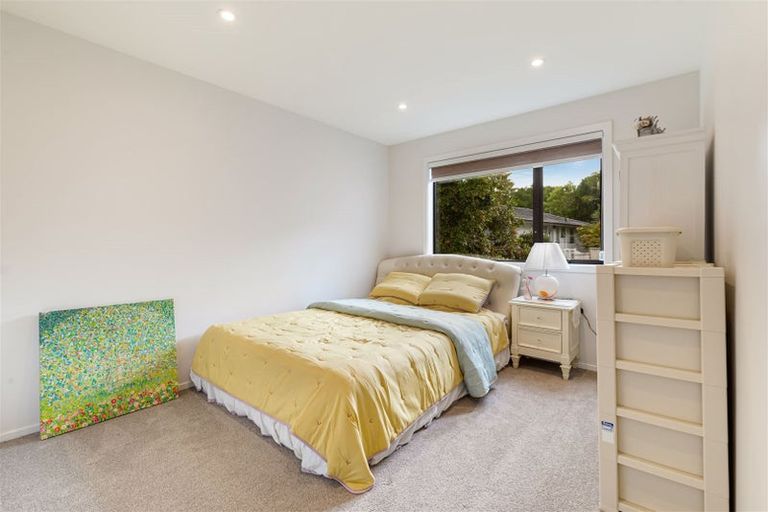 Photo of property in 7d Kerria Place, Sunnynook, Auckland, 0620