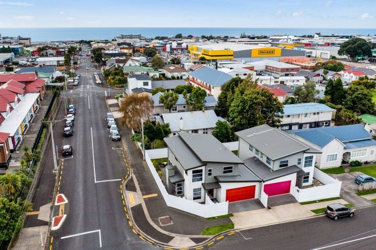 Photo of property in 55 Pendarves Street, New Plymouth, 4310