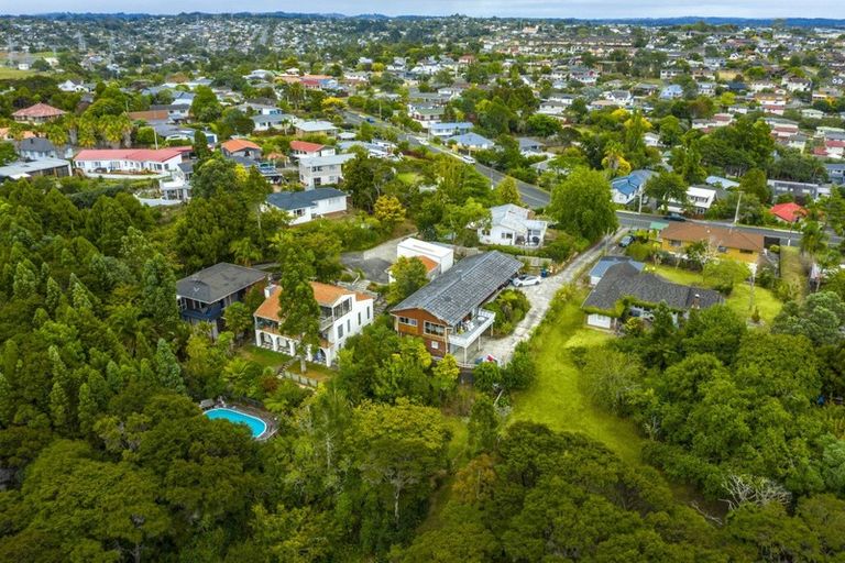 Photo of property in 85a Colwill Road, Massey, Auckland, 0614