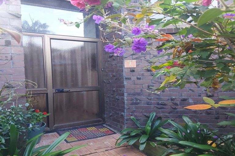 Photo of property in 1/59a Glencoe Road, Browns Bay, Auckland, 0630