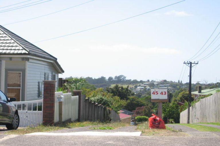 Photo of property in 43 Birkdale Road, Birkdale, Auckland, 0626