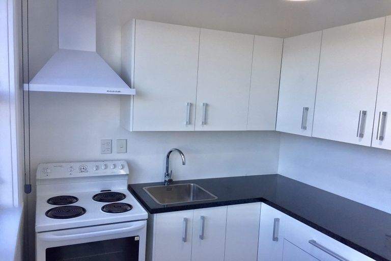 Photo of property in 2/45 Stanley Street, Berhampore, Wellington, 6023