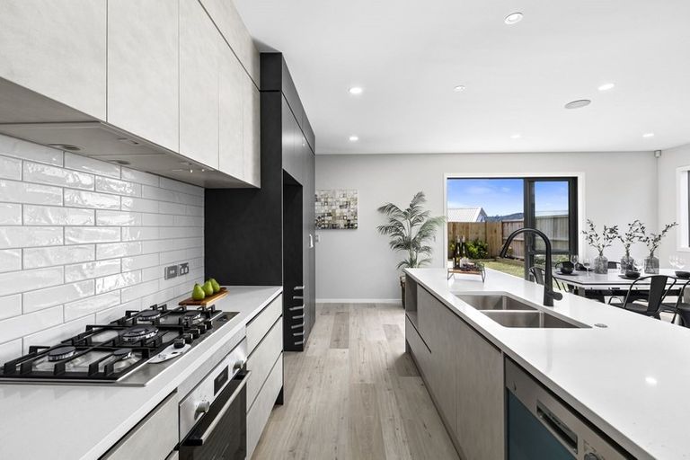 Photo of property in 26 Vinistra Road, Kumeu, 0810