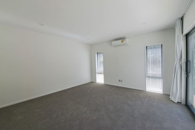 Photo of property in 10 Tagish Way, Orewa, 0931