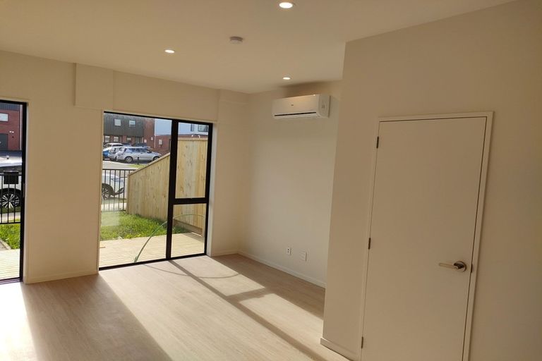 Photo of property in 21 Treeline Lane, Flat Bush, Auckland, 2019