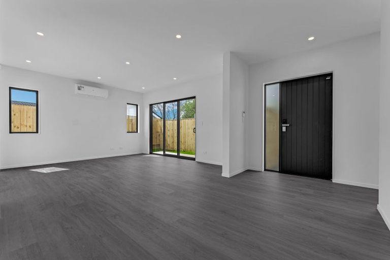 Photo of property in 3b Raupapa Street, Northcote, Auckland, 0627