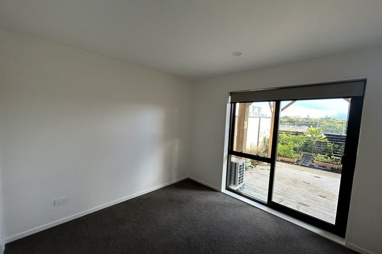 Photo of property in 11 Falcon Crescent, Hobsonville, Auckland, 0618