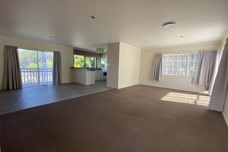 Photo of property in 2/30 Cockayne Crescent, Sunnynook, Auckland, 0620