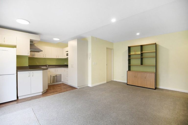 Photo of property in 4/30 Mathesons Road, Phillipstown, Christchurch, 8011