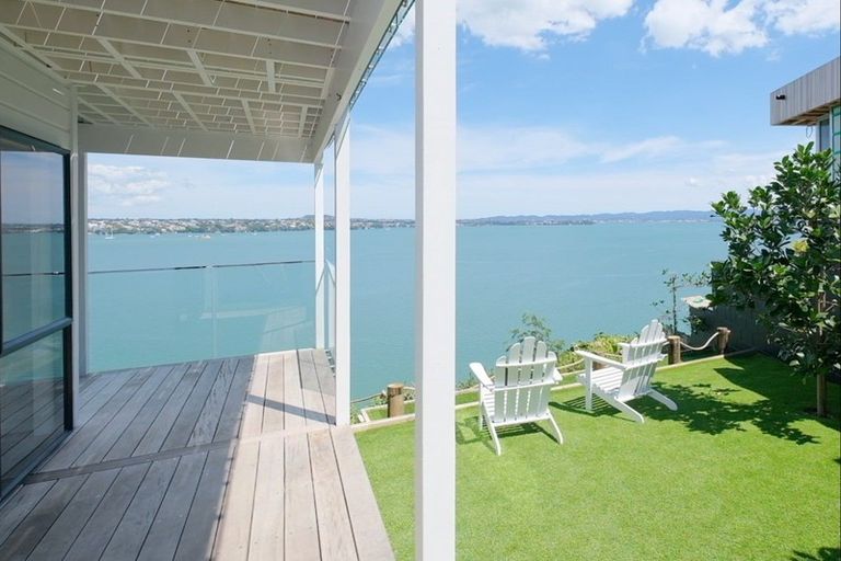 Photo of property in 2/26 Tizard Road, Birkenhead, Auckland, 0626