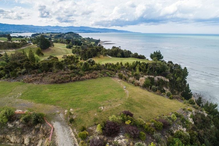 Photo of property in 60 Tasman Cliffs Lane, Tasman, Upper Moutere, 7173