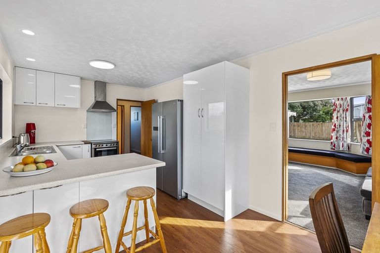 Photo of property in 6 Arnold Grove, Paraparaumu Beach, Paraparaumu, 5032