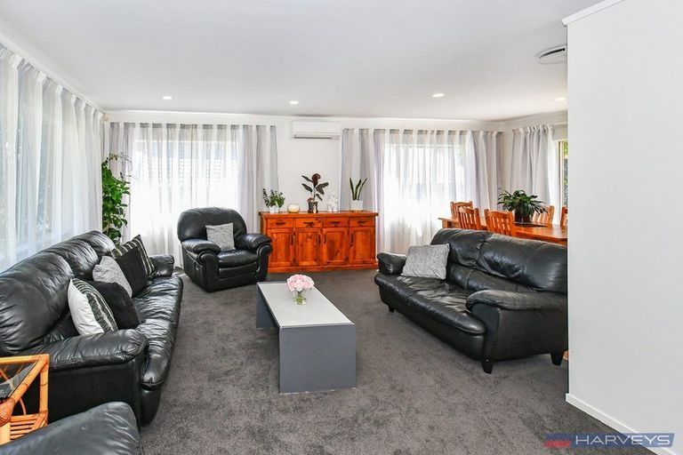 Photo of property in 67 Kuripaka Crescent, The Gardens, Auckland, 2105