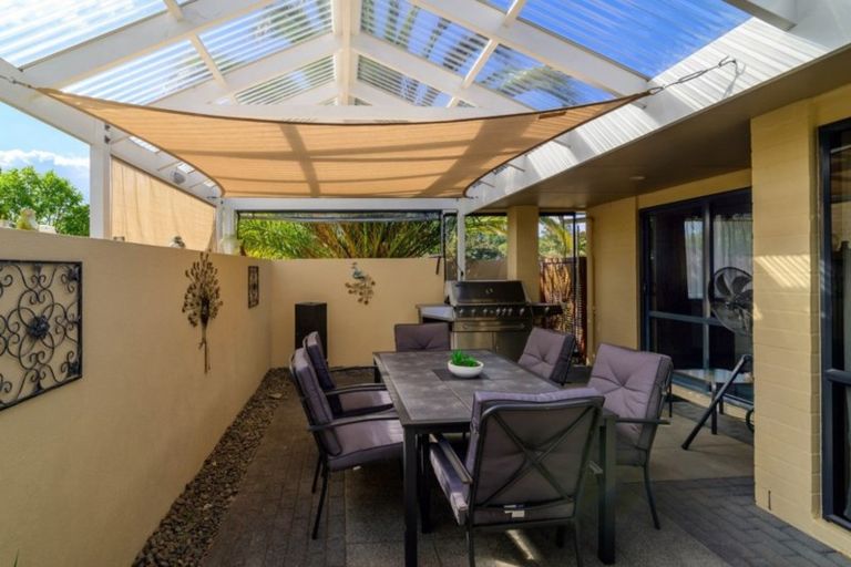 Photo of property in 19 Heaphy Place, Pukehangi, Rotorua, 3015