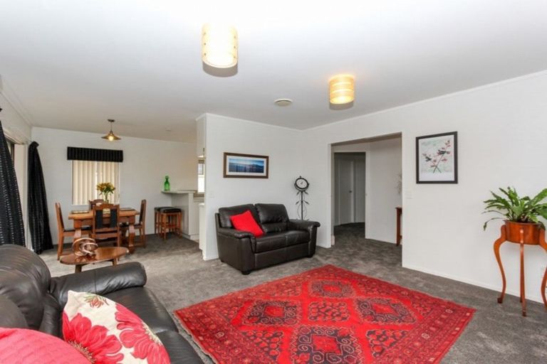 Photo of property in 4 Sandel Rise, Merrilands, New Plymouth, 4312