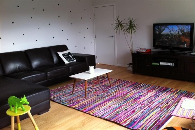 Photo of property in 3 Wykeham Place, Glenfield, Auckland, 0629