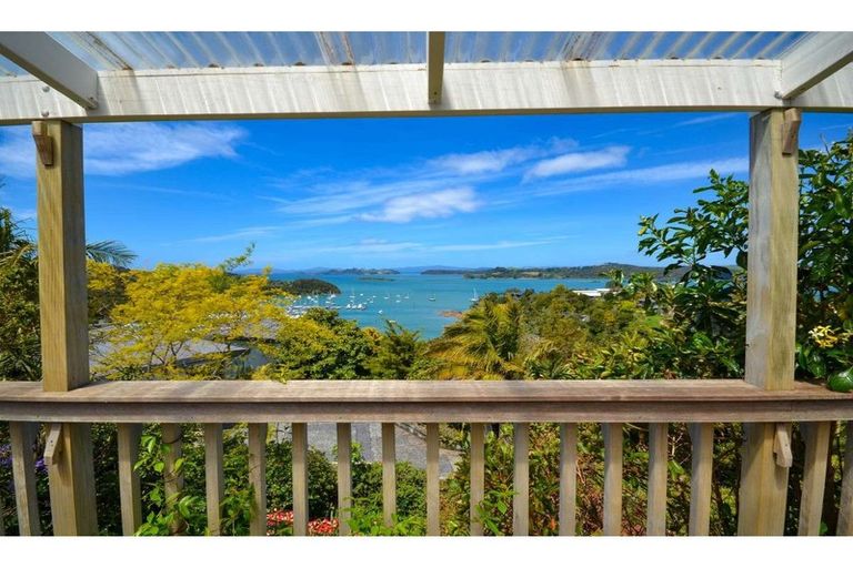 Photo of property in 61 Doves Bay Road, Kerikeri, 0294