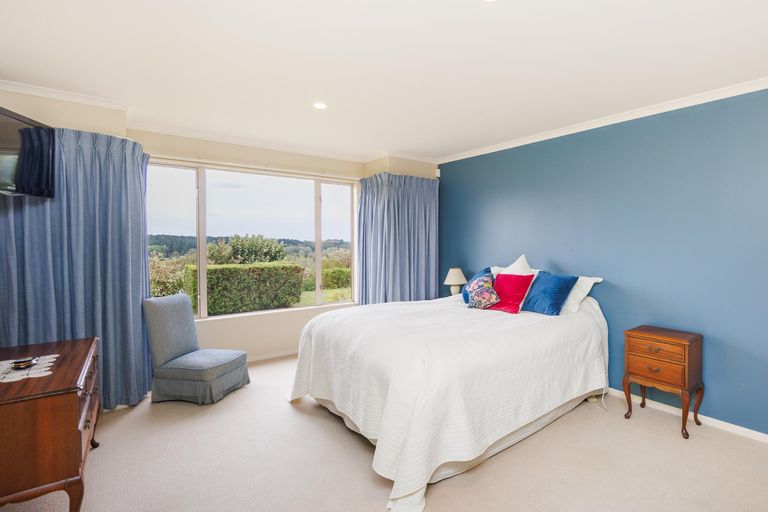 Photo of property in 144 Pacific Drive, Fitzherbert, Palmerston North, 4410