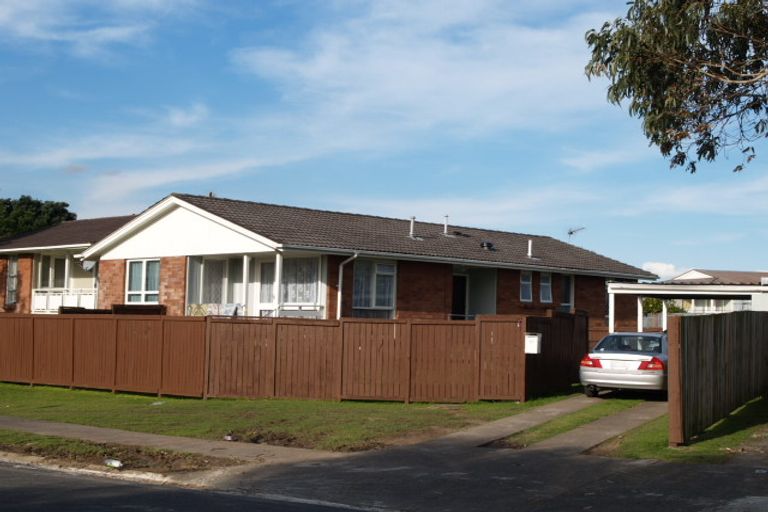 Photo of property in 17 Chelburn Crescent, Mangere East, Auckland, 2024
