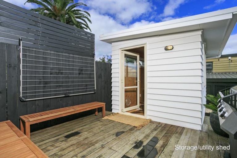 Photo of property in 1/91 Queen Street, Northcote Point, Auckland, 0627