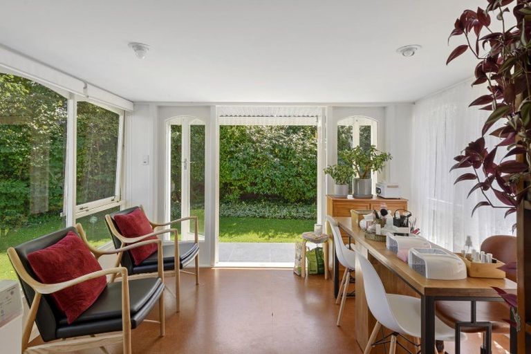 Photo of property in 10 Verran Place, Fendalton, Christchurch, 8052