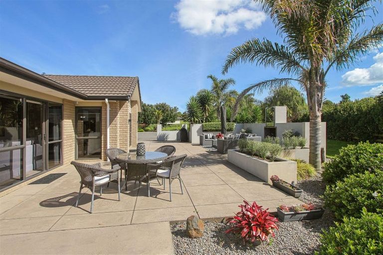 Photo of property in 8 Millbrook Drive, Waiuku, 2683