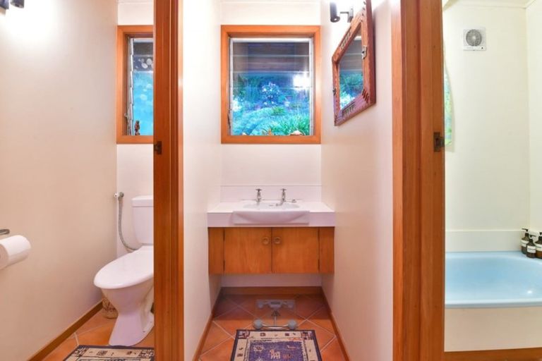 Photo of property in 20 Glenelg Road, Red Beach, 0932