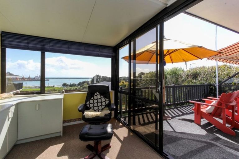 Photo of property in 84 Whiteley Street, Moturoa, New Plymouth, 4310