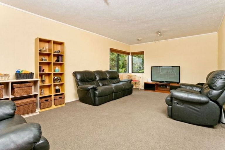Photo of property in 1/129 Stredwick Drive, Torbay, Auckland, 0630