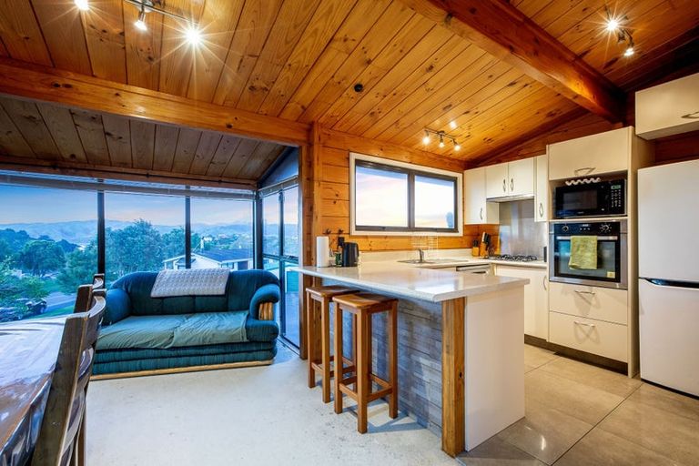 Photo of property in 25 James Cook Drive, Whitby, Porirua, 5024
