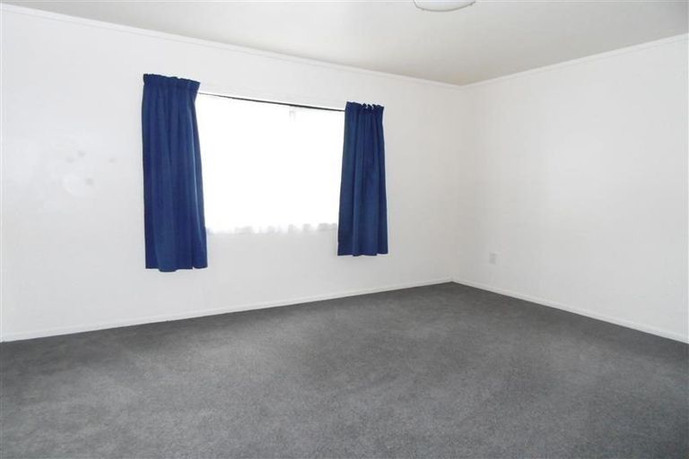 Photo of property in 2/32 Nigel Road, Browns Bay, Auckland, 0630