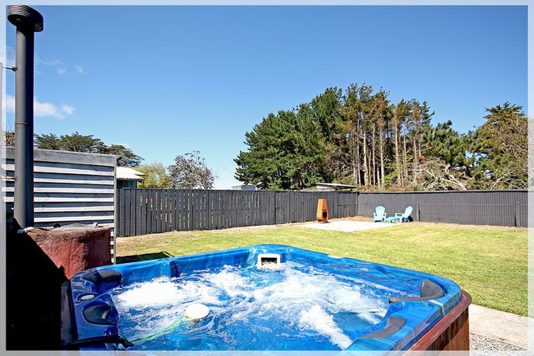 Photo of property in 29 Punga Street, Tangimoana, 4822